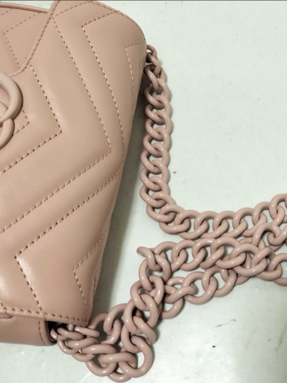 Gucci GG Marmont Super Mini Monochrome Matelassé Leather Shoulder Bag - Picture 4 of 10
